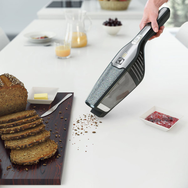 Пылесос аккумуляторный Electrolux ZB3015SW