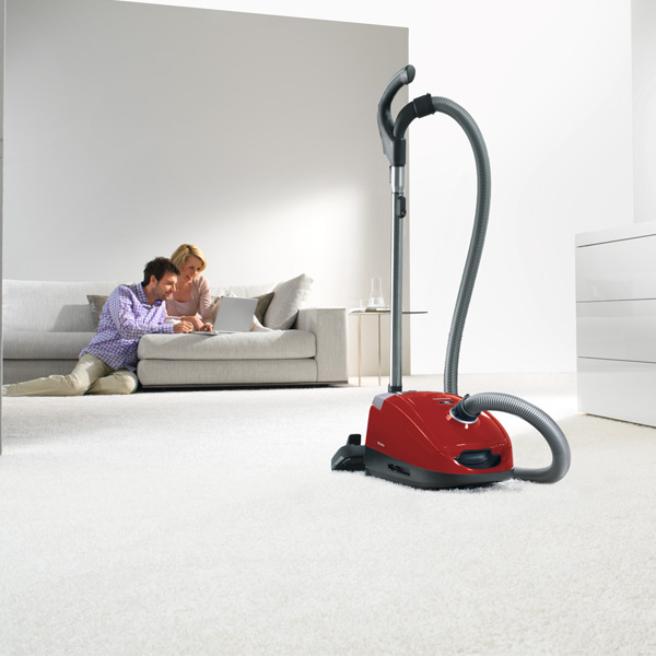 Пылесос с пылесборником Miele SDBB0 Compact C2 Cat & Dog Mango Red