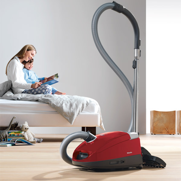 Пылесос с пылесборником Miele SDBB0 Compact C2 Cat & Dog Mango Red